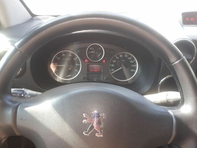 Пежо Партнер груз.-пасс. 2008 в Александрие на Automoto.ua Серый Пежо Партнер груз.-пасс., объемом двигателя 1.6 л и пробегом 211 тыс. км за 7400 $, фото 16 на Automoto.ua