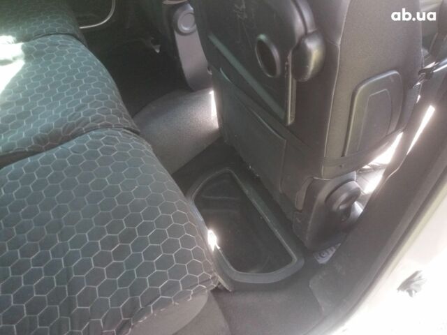 Пежо Партнер груз.-пасс. 2008 в Александрие на Automoto.ua Серый Пежо Партнер груз.-пасс., объемом двигателя 1.6 л и пробегом 211 тыс. км за 7400 $, фото 9 на Automoto.ua