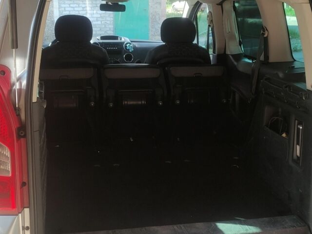 Пежо Партнер груз.-пасс. 2008 в Александрие на Automoto.ua Серый Пежо Партнер груз.-пасс., объемом двигателя 1.6 л и пробегом 211 тыс. км за 7400 $, фото 6 на Automoto.ua