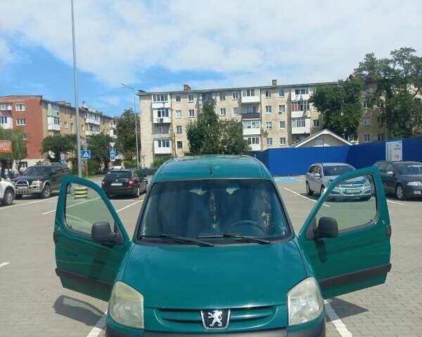 Зеленый Пежо Партнер груз.-пасс., объемом двигателя 2 л и пробегом 270 тыс. км за 4500 $, фото 1 на Automoto.ua