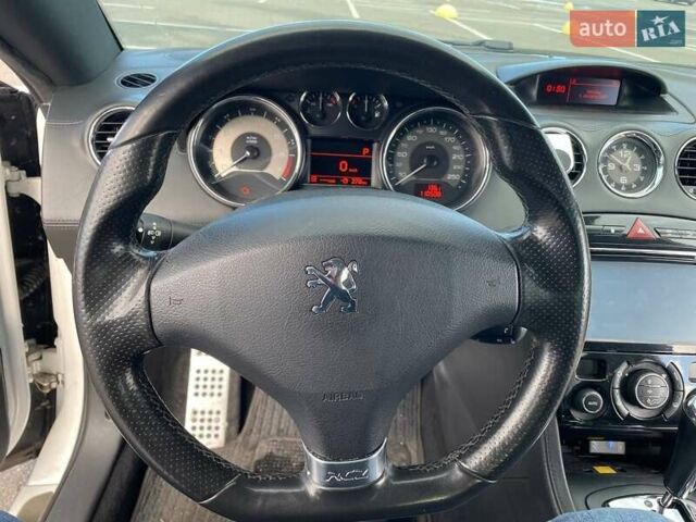 Белый Пежо РЦЗ, объемом двигателя 1.6 л и пробегом 110 тыс. км за 8900 $, фото 11 на Automoto.ua