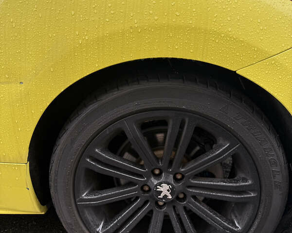 Желтый Пежо РЦЗ, объемом двигателя 1.6 л и пробегом 82 тыс. км за 8500 $, фото 13 на Automoto.ua