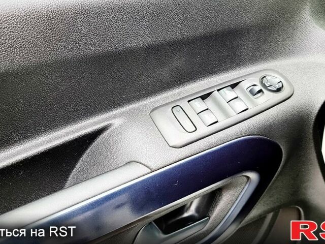 Білий Пежо Rifter, об'ємом двигуна 1.6 л та пробігом 17000 тис. км за 18000 $, фото 3 на Automoto.ua