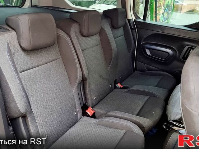 Белый Пежо Rifter, объемом двигателя 1.6 л и пробегом 160 тыс. км за 17000 $, фото 1 на Automoto.ua