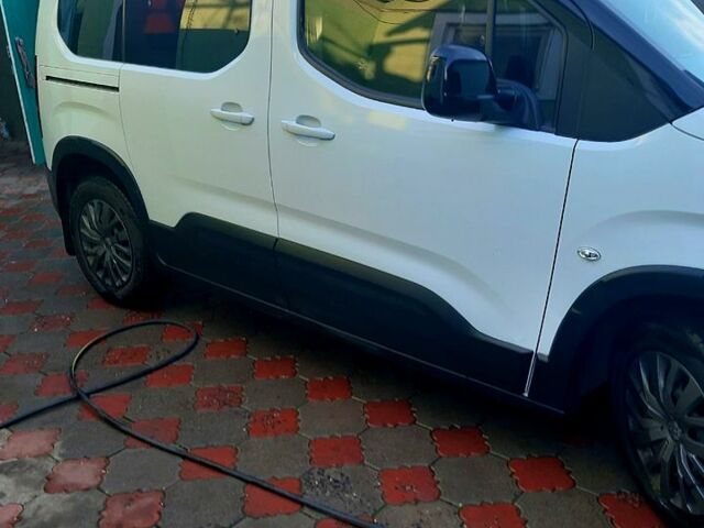 Білий Пежо Rifter, об'ємом двигуна 1.5 л та пробігом 16 тис. км за 18000 $, фото 9 на Automoto.ua