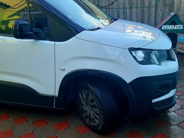 Білий Пежо Rifter, об'ємом двигуна 1.5 л та пробігом 16 тис. км за 18000 $, фото 8 на Automoto.ua