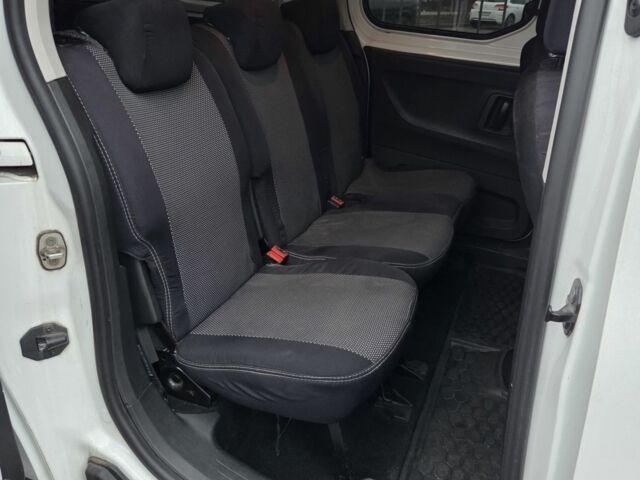 Білий Пежо Rifter, об'ємом двигуна 1.6 л та пробігом 170 тис. км за 13700 $, фото 7 на Automoto.ua