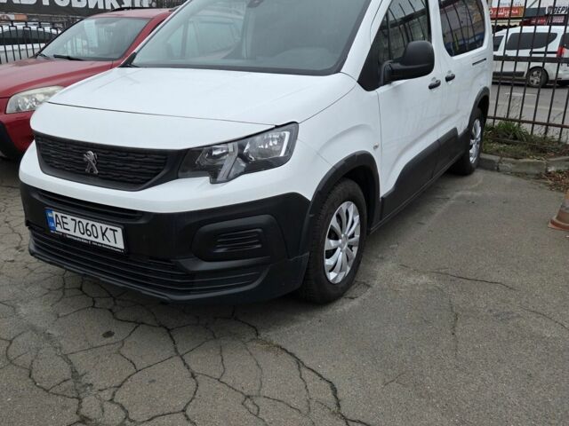 Білий Пежо Rifter, об'ємом двигуна 1.6 л та пробігом 170 тис. км за 13700 $, фото 1 на Automoto.ua