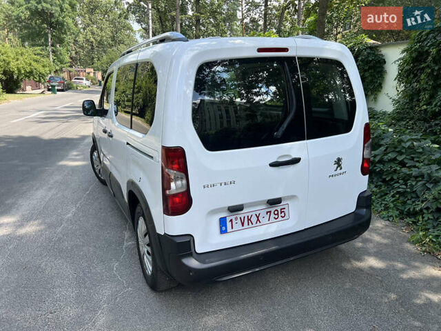 Белый Пежо Rifter, объемом двигателя 1.5 л и пробегом 230 тыс. км за 13500 $, фото 9 на Automoto.ua