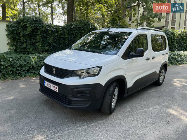 Белый Пежо Rifter, объемом двигателя 1.5 л и пробегом 230 тыс. км за 13500 $, фото 6 на Automoto.ua