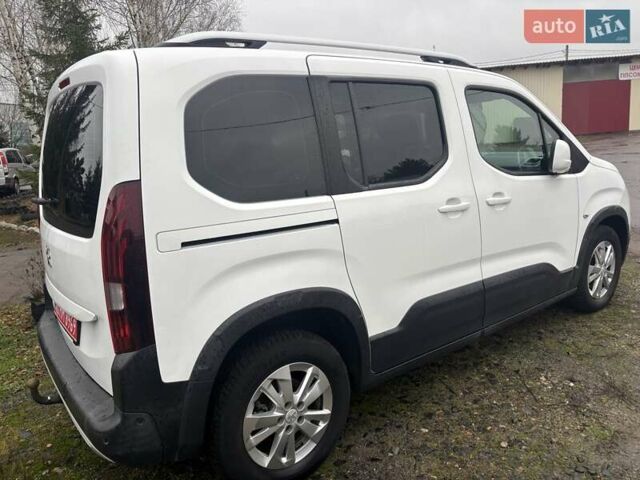 Белый Пежо Rifter, объемом двигателя 1.5 л и пробегом 110 тыс. км за 16900 $, фото 2 на Automoto.ua