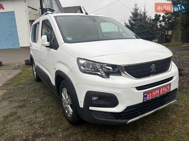 Белый Пежо Rifter, объемом двигателя 1.5 л и пробегом 110 тыс. км за 16900 $, фото 1 на Automoto.ua