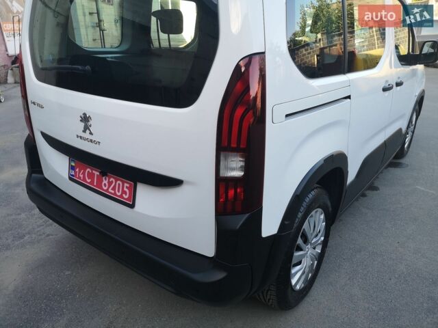 Білий Пежо Rifter, об'ємом двигуна 1.5 л та пробігом 203 тис. км за 14099 $, фото 15 на Automoto.ua