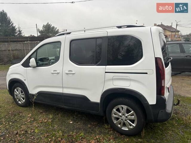 Белый Пежо Rifter, объемом двигателя 1.5 л и пробегом 110 тыс. км за 16900 $, фото 4 на Automoto.ua