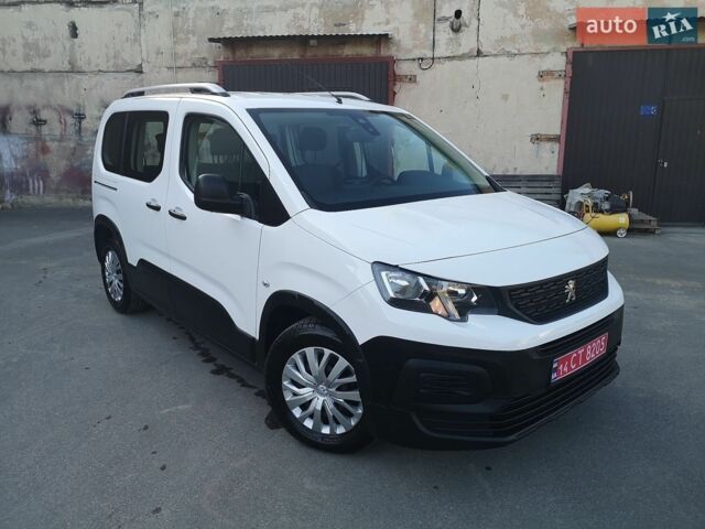 Білий Пежо Rifter, об'ємом двигуна 1.5 л та пробігом 203 тис. км за 14099 $, фото 1 на Automoto.ua