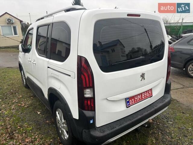 Белый Пежо Rifter, объемом двигателя 1.5 л и пробегом 110 тыс. км за 16900 $, фото 3 на Automoto.ua