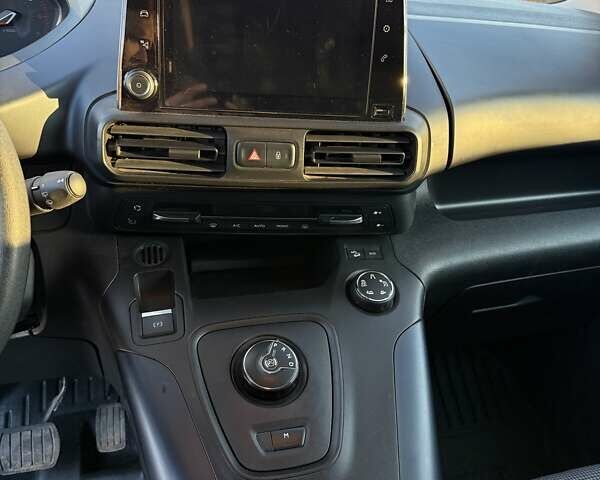 Белый Пежо Rifter, объемом двигателя 1.5 л и пробегом 73 тыс. км за 21999 $, фото 40 на Automoto.ua