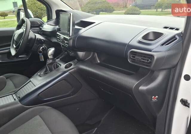 Белый Пежо Rifter, объемом двигателя 1.5 л и пробегом 153 тыс. км за 14999 $, фото 39 на Automoto.ua