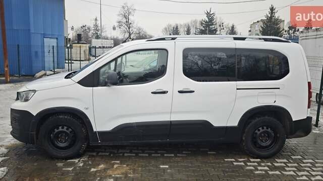 Белый Пежо Rifter, объемом двигателя 1.56 л и пробегом 150 тыс. км за 18500 $, фото 5 на Automoto.ua