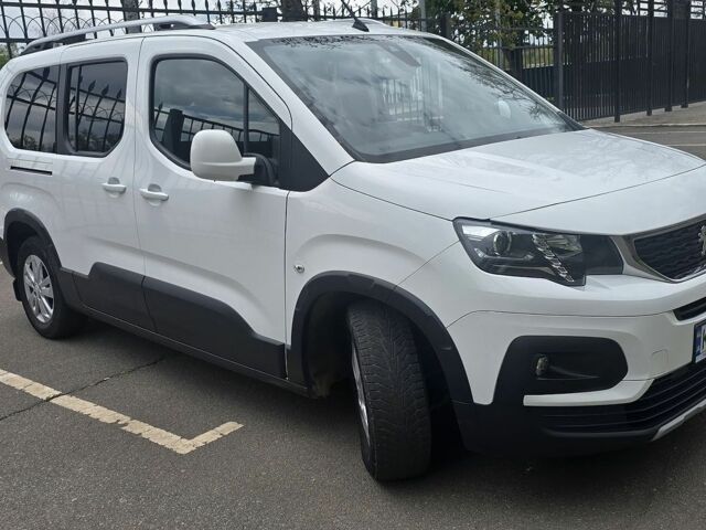 Білий Пежо Rifter, об'ємом двигуна 1.5 л та пробігом 142 тис. км за 20800 $, фото 2 на Automoto.ua