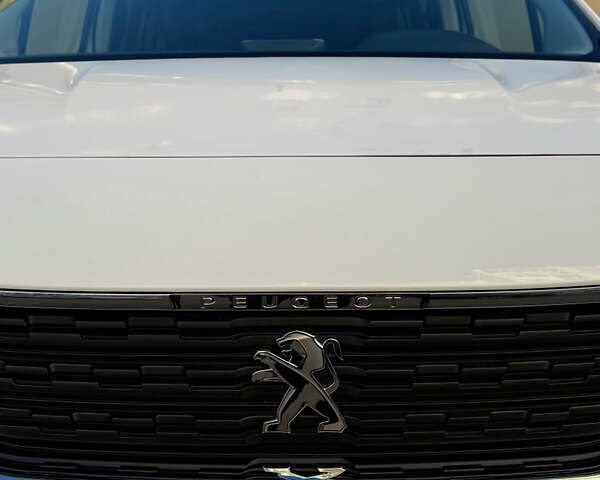 Белый Пежо Rifter, объемом двигателя 1.5 л и пробегом 72 тыс. км за 24450 $, фото 11 на Automoto.ua