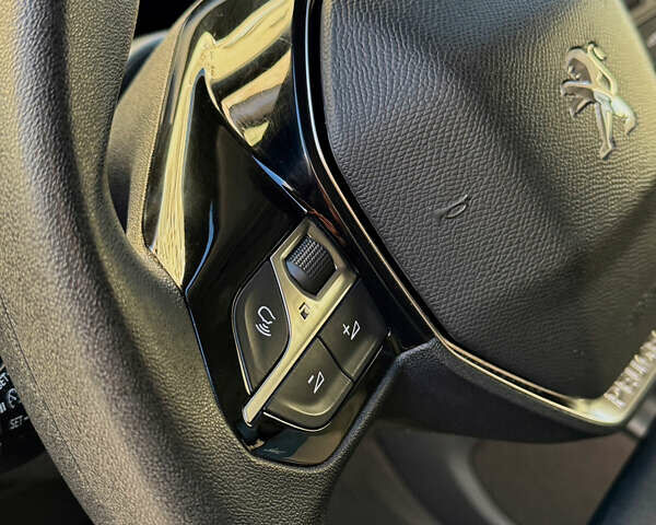 Белый Пежо Rifter, объемом двигателя 1.5 л и пробегом 72 тыс. км за 24450 $, фото 25 на Automoto.ua