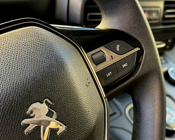 Белый Пежо Rifter, объемом двигателя 1.5 л и пробегом 72 тыс. км за 24450 $, фото 29 на Automoto.ua