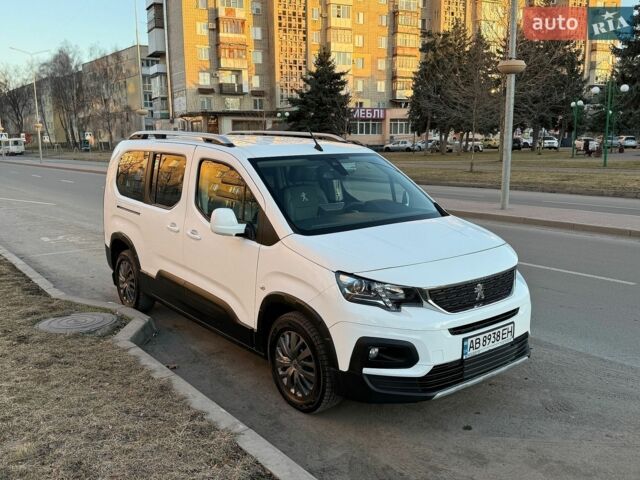 Белый Пежо Rifter, объемом двигателя 1.5 л и пробегом 76 тыс. км за 20880 $, фото 49 на Automoto.ua