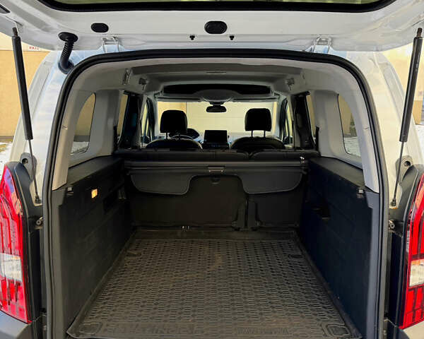 Белый Пежо Rifter, объемом двигателя 1.5 л и пробегом 72 тыс. км за 24450 $, фото 15 на Automoto.ua