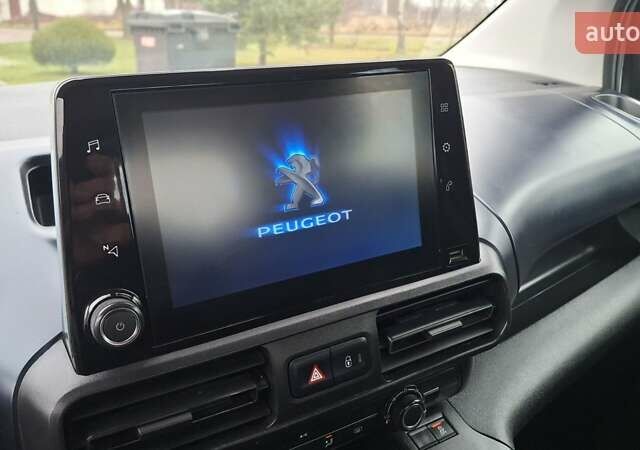 Белый Пежо Rifter, объемом двигателя 1.5 л и пробегом 153 тыс. км за 14999 $, фото 50 на Automoto.ua