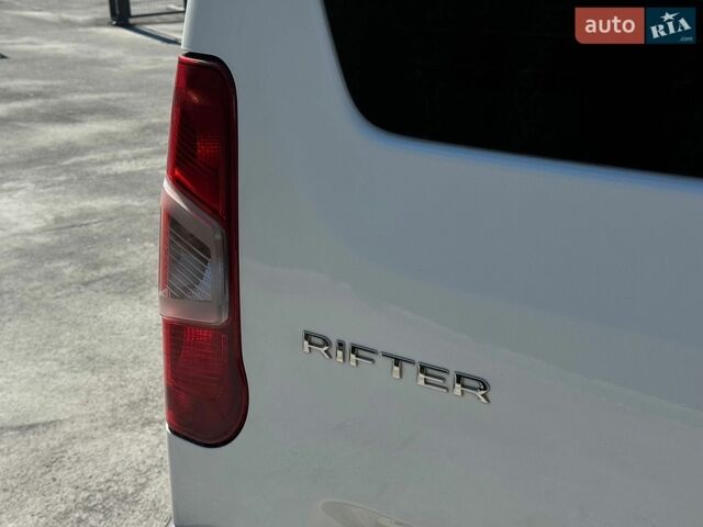 Белый Пежо Rifter, объемом двигателя 1.5 л и пробегом 217 тыс. км за 13100 $, фото 8 на Automoto.ua
