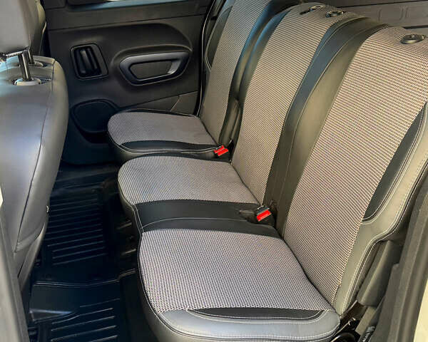 Белый Пежо Rifter, объемом двигателя 1.5 л и пробегом 72 тыс. км за 24450 $, фото 40 на Automoto.ua