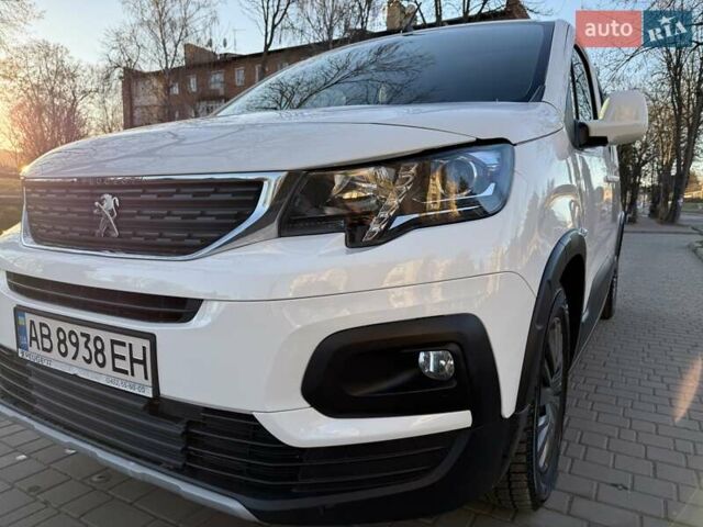 Белый Пежо Rifter, объемом двигателя 1.5 л и пробегом 73 тыс. км за 20999 $, фото 12 на Automoto.ua