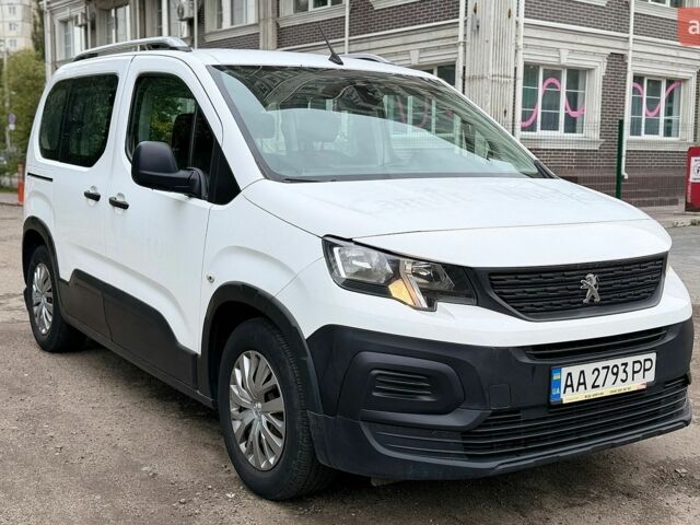 Белый Пежо Rifter, объемом двигателя 1.56 л и пробегом 131 тыс. км за 14999 $, фото 2 на Automoto.ua