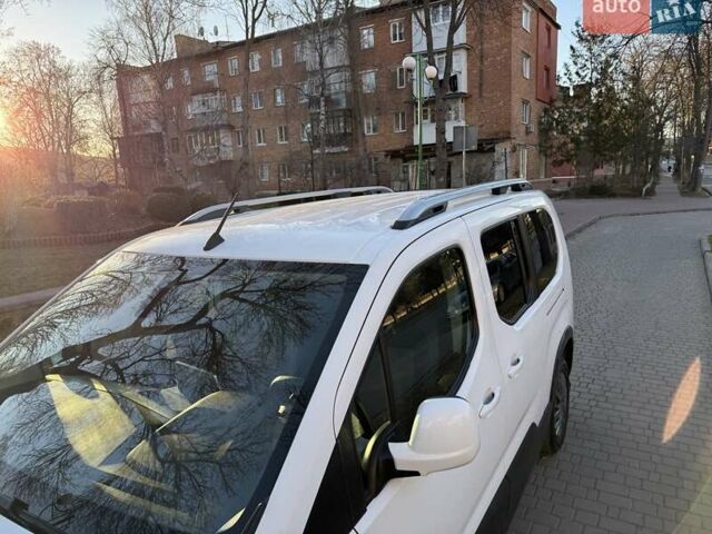 Белый Пежо Rifter, объемом двигателя 1.5 л и пробегом 73 тыс. км за 20999 $, фото 6 на Automoto.ua