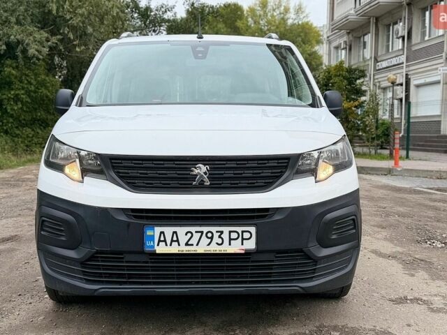 Белый Пежо Rifter, объемом двигателя 1.56 л и пробегом 131 тыс. км за 14999 $, фото 1 на Automoto.ua