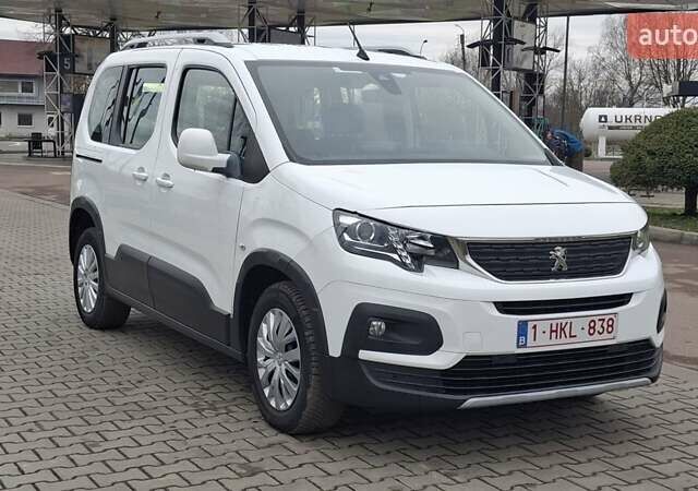 Белый Пежо Rifter, объемом двигателя 1.5 л и пробегом 153 тыс. км за 14999 $, фото 3 на Automoto.ua