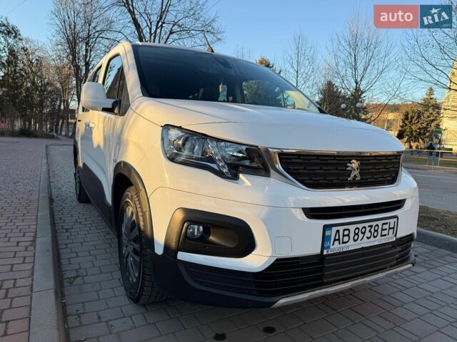Белый Пежо Rifter, объемом двигателя 1.5 л и пробегом 76 тыс. км за 20880 $, фото 6 на Automoto.ua