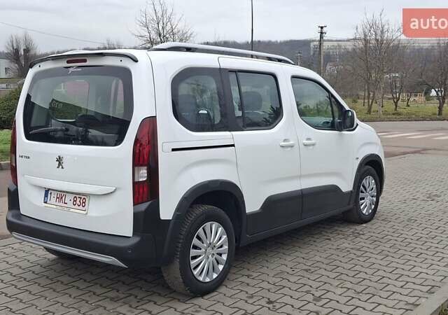 Белый Пежо Rifter, объемом двигателя 1.5 л и пробегом 153 тыс. км за 14999 $, фото 4 на Automoto.ua