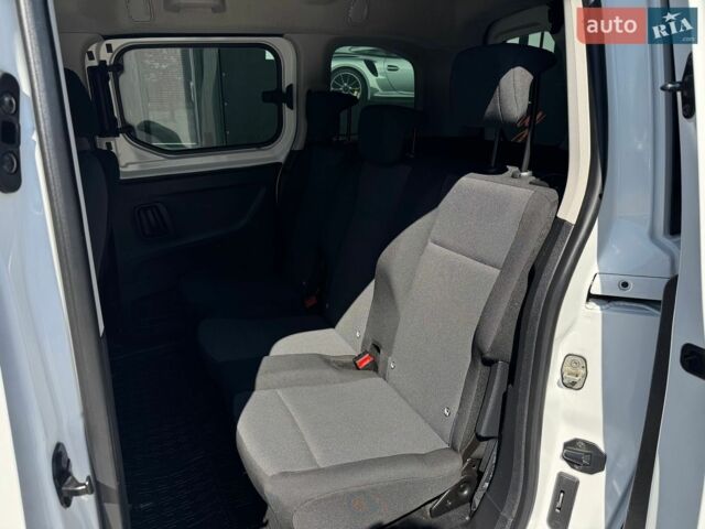 Белый Пежо Rifter, объемом двигателя 1.5 л и пробегом 217 тыс. км за 13100 $, фото 24 на Automoto.ua