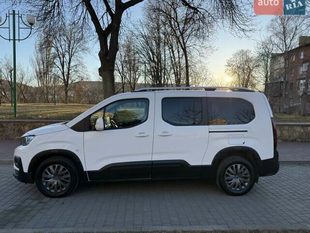 Белый Пежо Rifter, объемом двигателя 1.5 л и пробегом 73 тыс. км за 21999 $, фото 4 на Automoto.ua