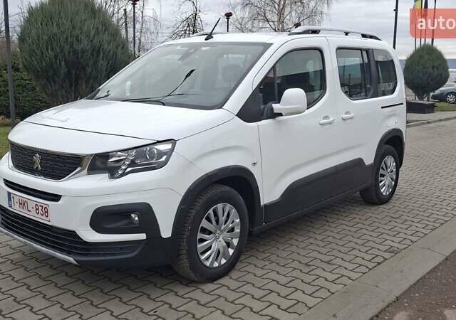 Белый Пежо Rifter, объемом двигателя 1.5 л и пробегом 153 тыс. км за 14999 $, фото 1 на Automoto.ua