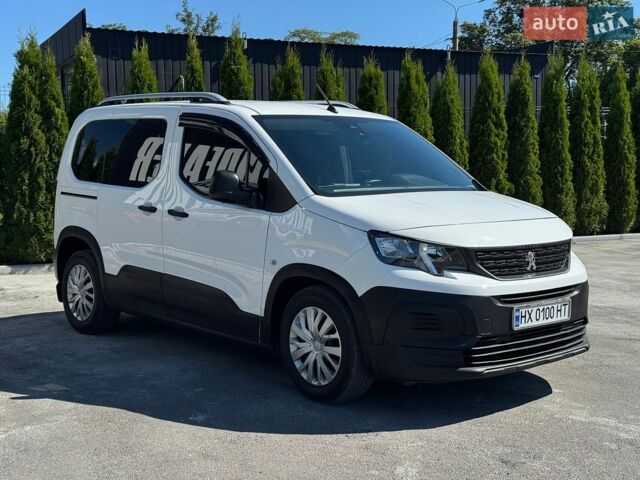 Белый Пежо Rifter, объемом двигателя 1.5 л и пробегом 217 тыс. км за 13100 $, фото 1 на Automoto.ua