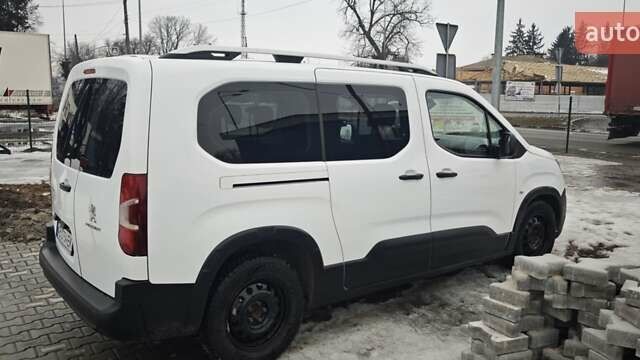 Белый Пежо Rifter, объемом двигателя 1.56 л и пробегом 150 тыс. км за 18500 $, фото 8 на Automoto.ua