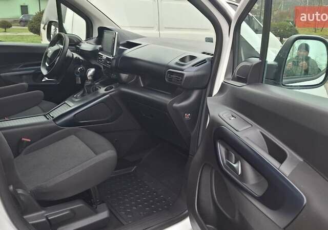 Белый Пежо Rifter, объемом двигателя 1.5 л и пробегом 153 тыс. км за 14999 $, фото 37 на Automoto.ua