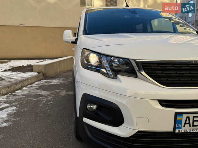 Белый Пежо Rifter, объемом двигателя 1.5 л и пробегом 72 тыс. км за 24450 $, фото 8 на Automoto.ua