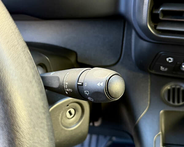 Белый Пежо Rifter, объемом двигателя 1.5 л и пробегом 72 тыс. км за 24450 $, фото 27 на Automoto.ua