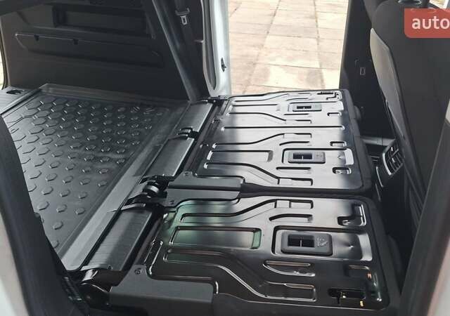 Белый Пежо Rifter, объемом двигателя 1.5 л и пробегом 153 тыс. км за 14999 $, фото 57 на Automoto.ua