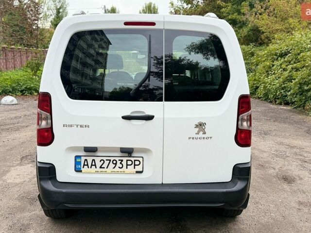 Белый Пежо Rifter, объемом двигателя 1.56 л и пробегом 131 тыс. км за 14999 $, фото 5 на Automoto.ua