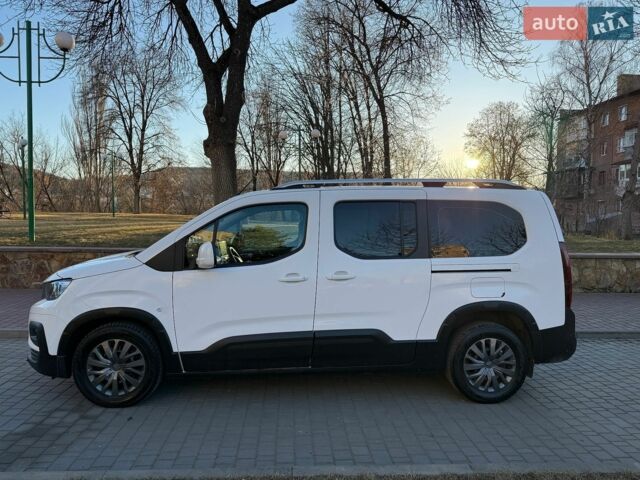 Белый Пежо Rifter, объемом двигателя 1.5 л и пробегом 76 тыс. км за 20880 $, фото 2 на Automoto.ua